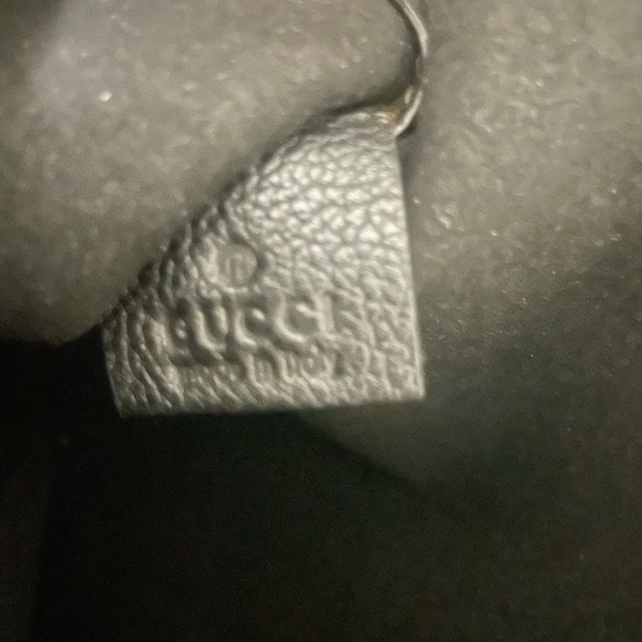Authentic Gucci pebbled leather pouch - Picture 4 of 4